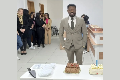 Oluwatosin Tolulope Ajidahun investiga como o equilíbrio microbiano no útero influencia a implantação embrionária.