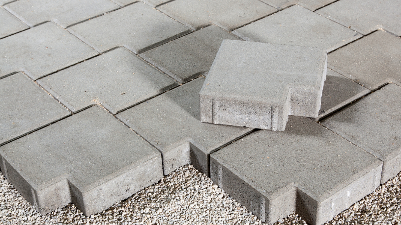 Valderci Malagosini Machado apresenta técnicas modernas para reduzir fissuras em pavers em áreas com grande variação térmica, garantindo durabilidade e performance.