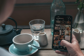 Instagram aposta em buscas e conteúdo descobrível: por que SEO dentro da plataforma virou prioridade em 2026
