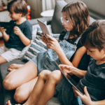 Entretenimento nas redes sociais: como datas virais e tendências dos últimos dias podem impulsionar o alcance de criadores em agosto de 2026