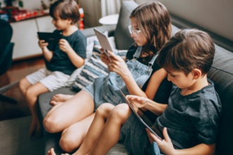 Entretenimento nas redes sociais: como datas virais e tendências dos últimos dias podem impulsionar o alcance de criadores em agosto de 2026