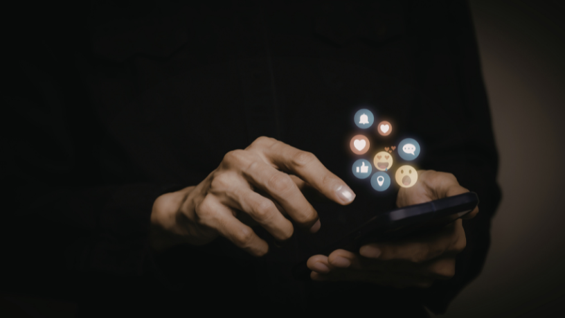 IA nas redes sociais em 2026: por que a identificação de conteúdo gerado por inteligência artificial virou prioridade para plataformas e criadores